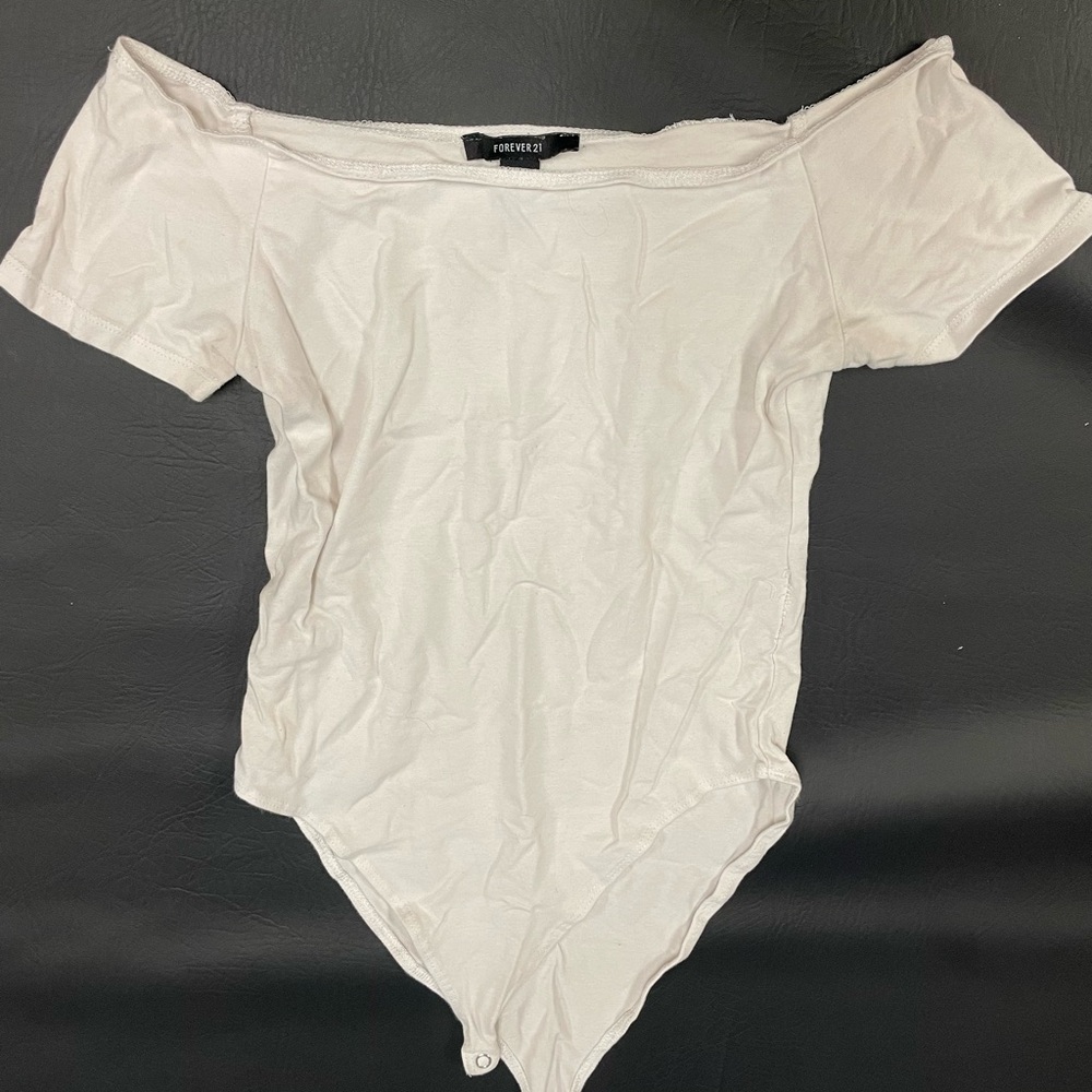 White shirt sleeve body suit
